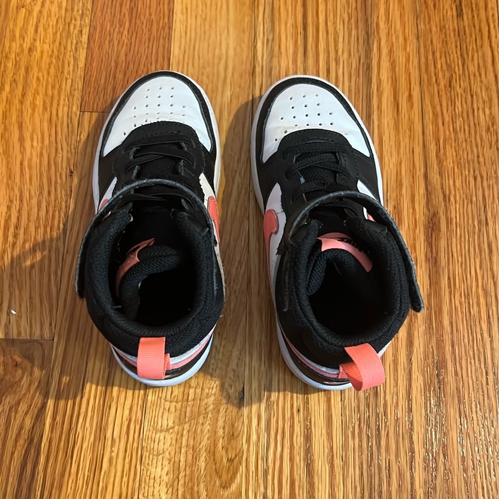 Little Girls Court Borough Mid 2 Stay-Put. Size 11.